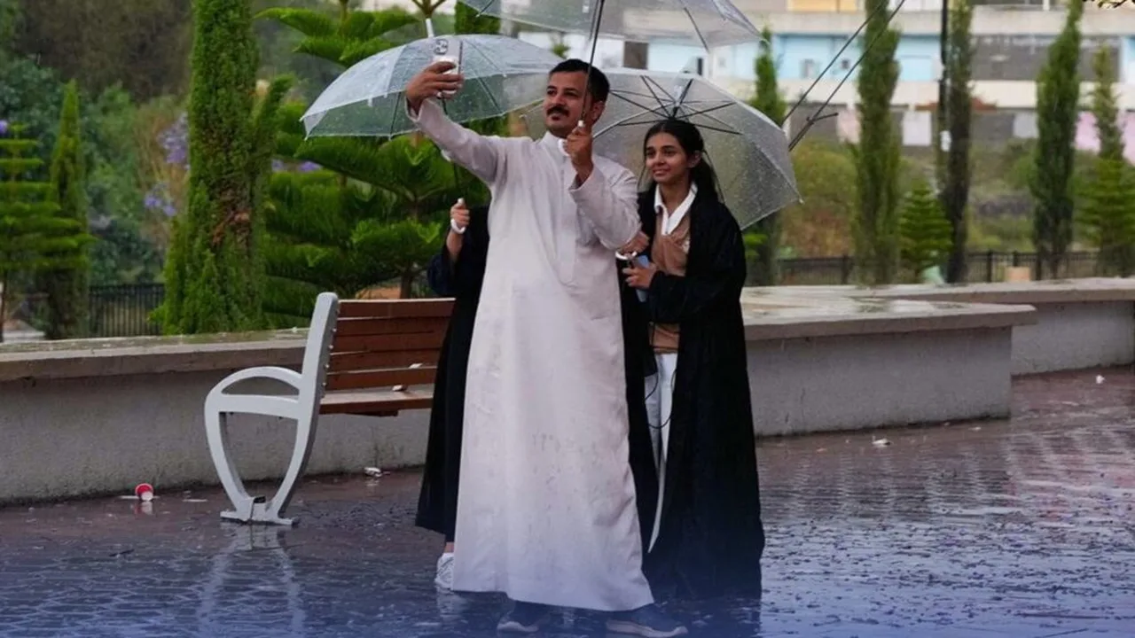 استمرار هطول الأمطار على معظم مناطق المملكة حتى يوم الثلاثاء المقبل